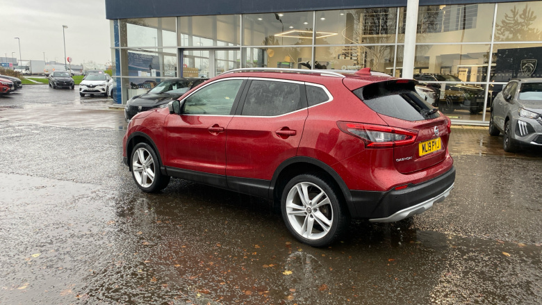 Nissan Qashqai 1.3 DiG-T N-Motion 5dr Petrol Hatchback